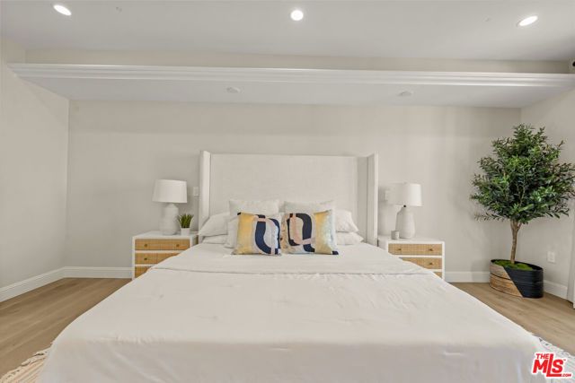 1825 Pandora Avenue PH 402, Los Angeles, CA 90025