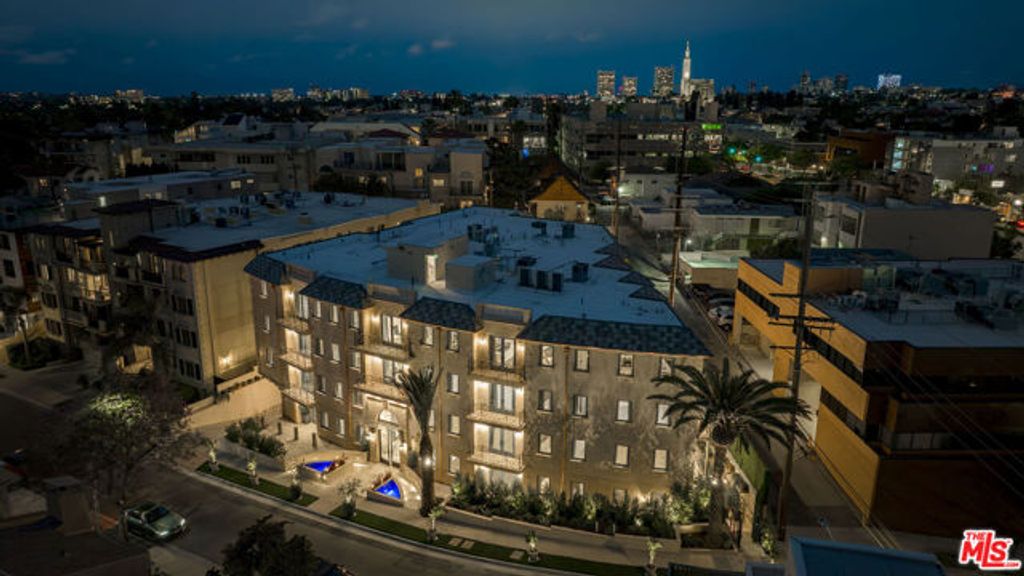 1825 Pandora Avenue PH 402, Los Angeles, CA 90025