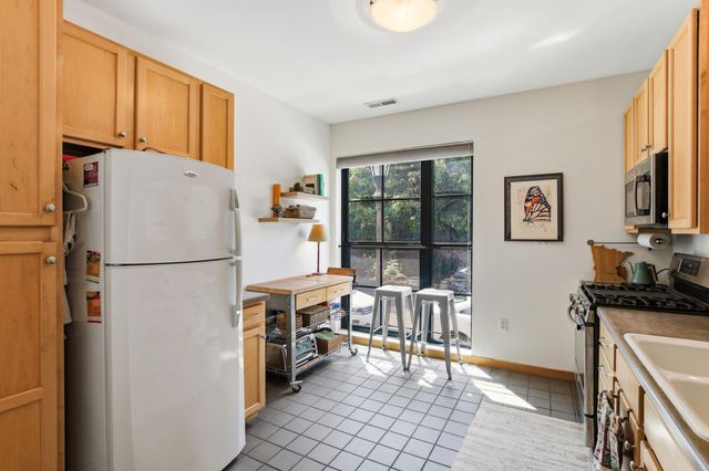 820 Emerald Street 117, Saint Paul, MN 55114