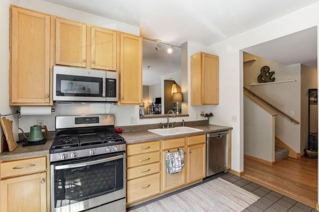 820 Emerald Street 117, Saint Paul, MN 55114