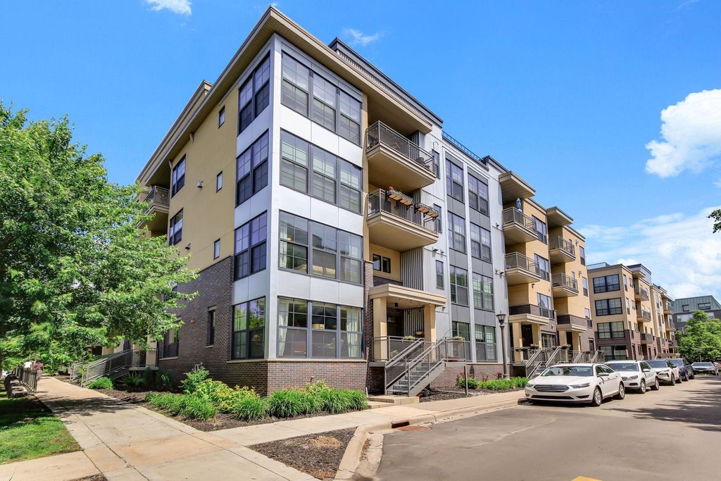 820 Emerald Street 117, Saint Paul, MN 55114