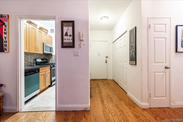 55 Lenox Road 1-K, Rockville Centre, NY 11570