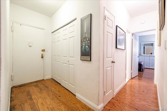 55 Lenox Road 1-K, Rockville Centre, NY 11570