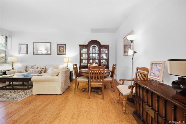 55 Lenox Road 1-K, Rockville Centre, NY 11570