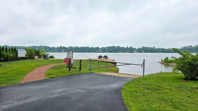 400 Seafarer Drive, Third Lake, IL 60030