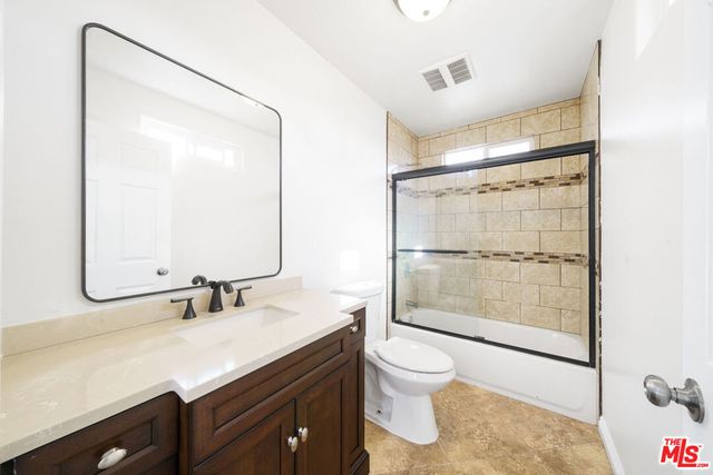838 E 80th Street 838, Los Angeles, CA 90001