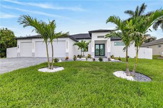 330 SW 26th PL, Cape Coral, FL 33991