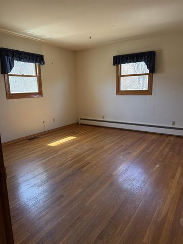 1929 INDIAN POINT ROAD, Oshkosh, WI 54901