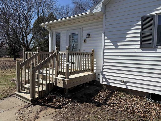 1929 INDIAN POINT ROAD, Oshkosh, WI 54901