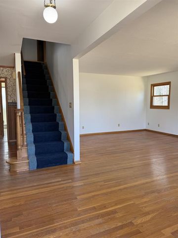 1929 INDIAN POINT ROAD, Oshkosh, WI 54901