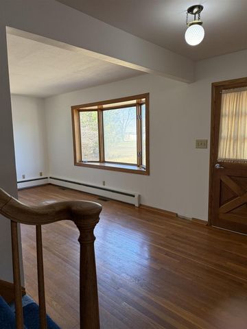 1929 INDIAN POINT ROAD, Oshkosh, WI 54901