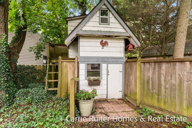 306 Orchard Avenue, Grand Haven, MI 49417