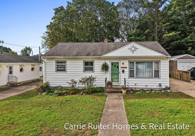 306 Orchard Avenue, Grand Haven, MI 49417