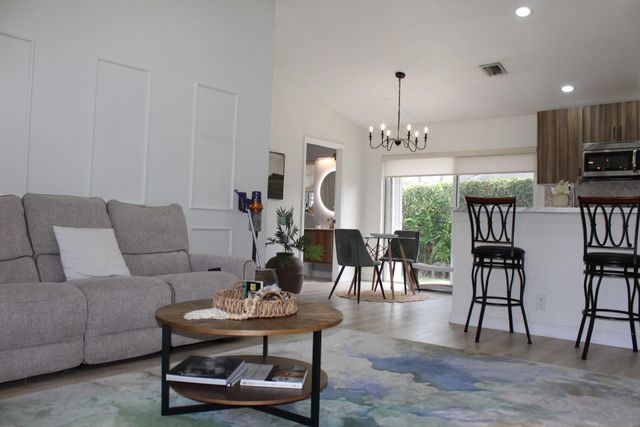 620 Oak Street, Boynton Beach, FL 33435