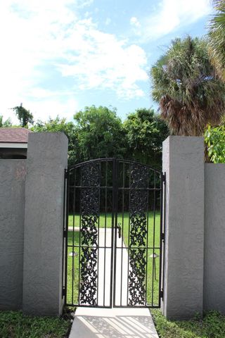 620 Oak Street, Boynton Beach, FL 33435