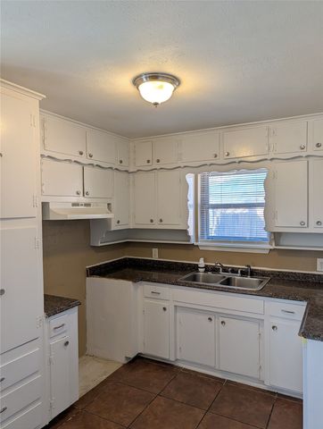 6912 Chippendale Drive, Fort Worth, TX 76134