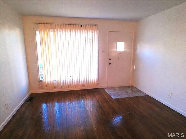 338 Lancashire Road, St Louis, MO 63137