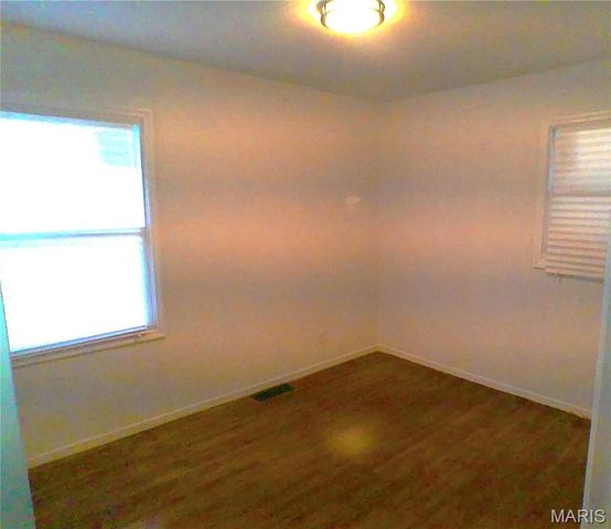 338 Lancashire Road, St Louis, MO 63137