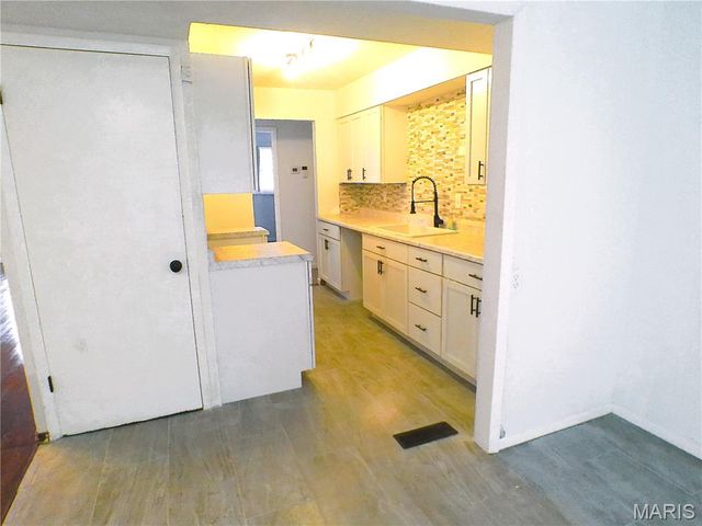 338 Lancashire Road, St Louis, MO 63137