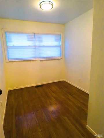 338 Lancashire Road, St Louis, MO 63137