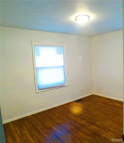 338 Lancashire Road, St Louis, MO 63137