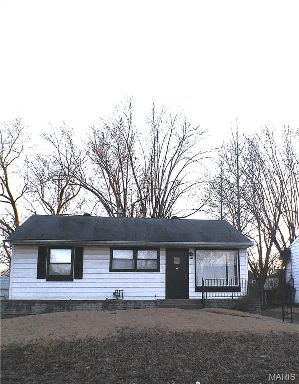 338 Lancashire Road, St Louis, MO 63137
