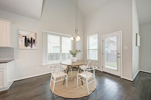 284 Everglade DR, Buda, TX 78610