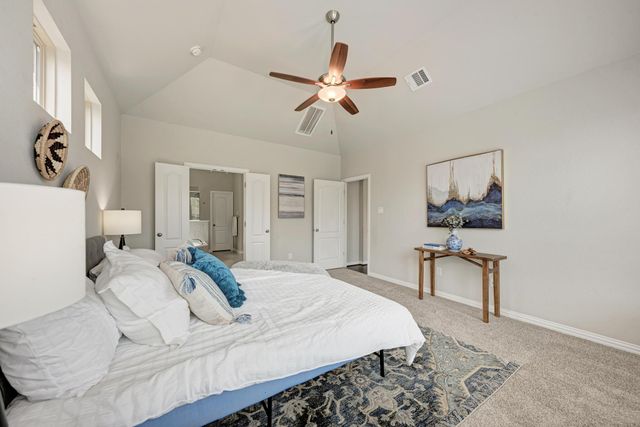 284 Everglade DR, Buda, TX 78610
