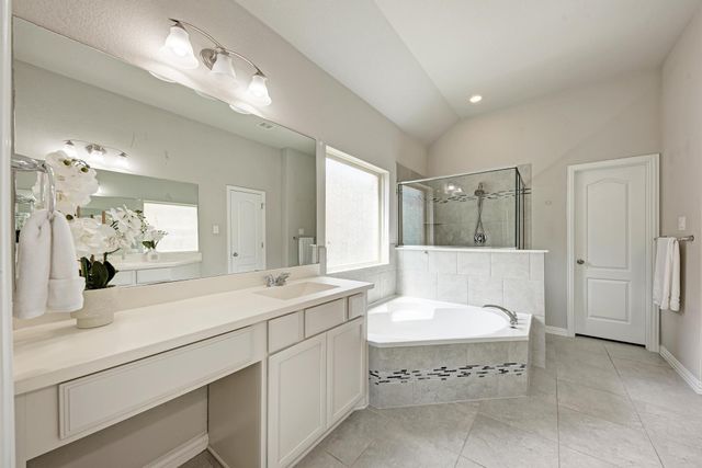 284 Everglade DR, Buda, TX 78610