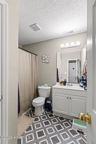 136 Constitution Avenue, Jacksonville, NC 28540