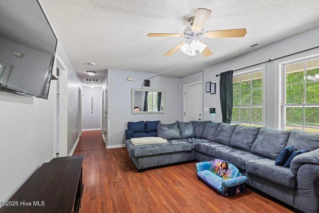 136 Constitution Avenue, Jacksonville, NC 28540