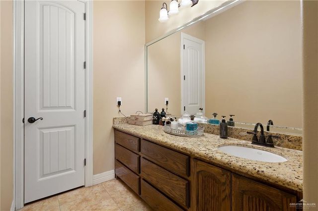 6907 Vista Bonita Drive, Edinburg, TX 78542