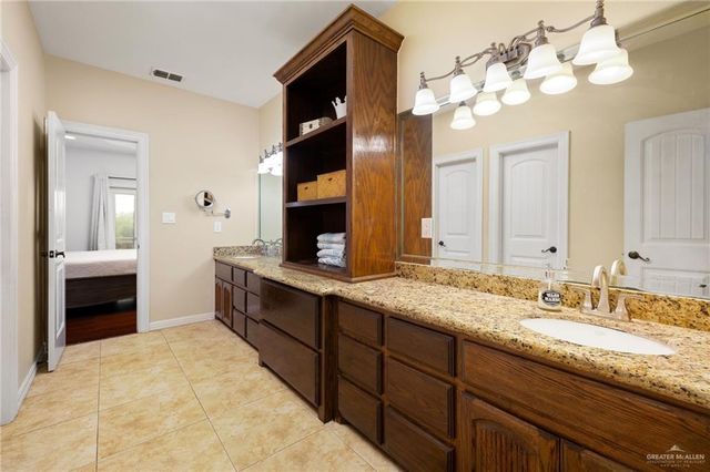 6907 Vista Bonita Drive, Edinburg, TX 78542