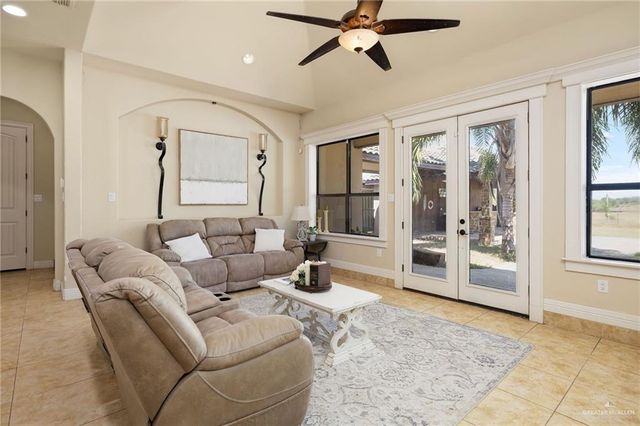 6907 Vista Bonita Drive, Edinburg, TX 78542