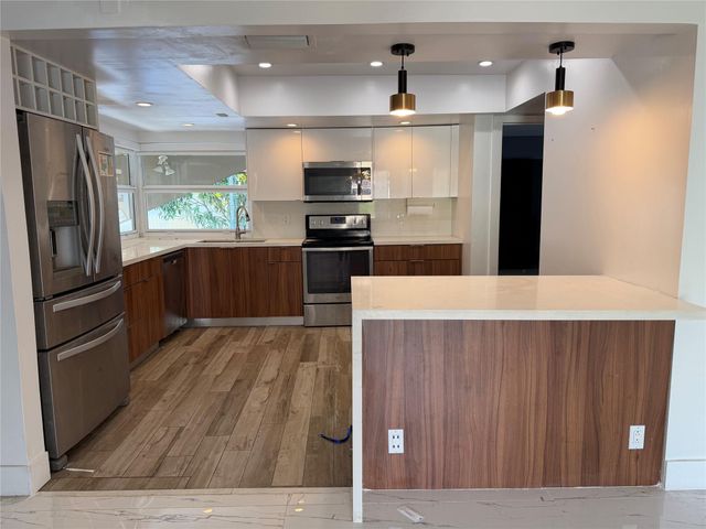 4560 NW 6th Ct, Plantation, FL 33317