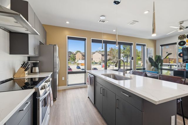 303 31st Ave N Apt 417, Nashville, TN 37203