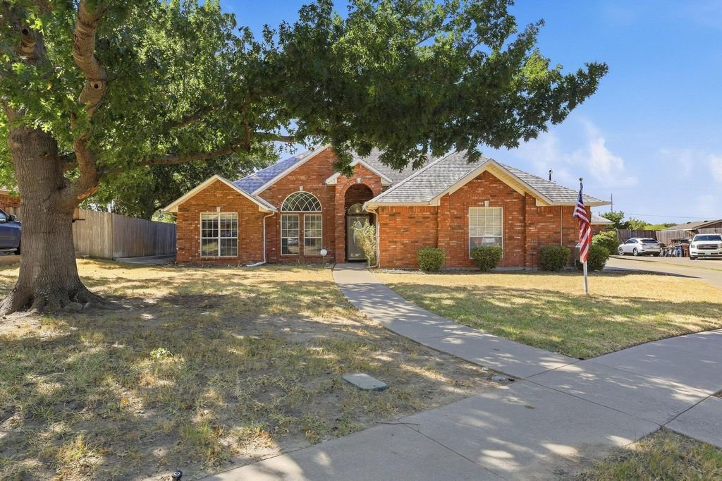 3212 Staghorn Circle, Denton, TX 76208 — exterior