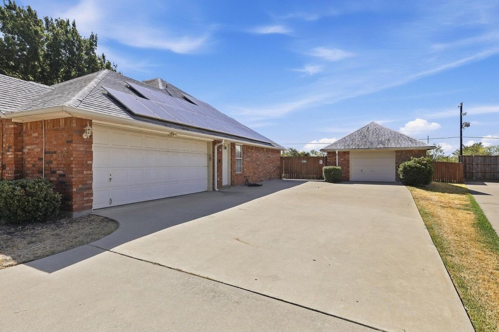 3212 Staghorn Circle, Denton, TX 76208 — photo 3