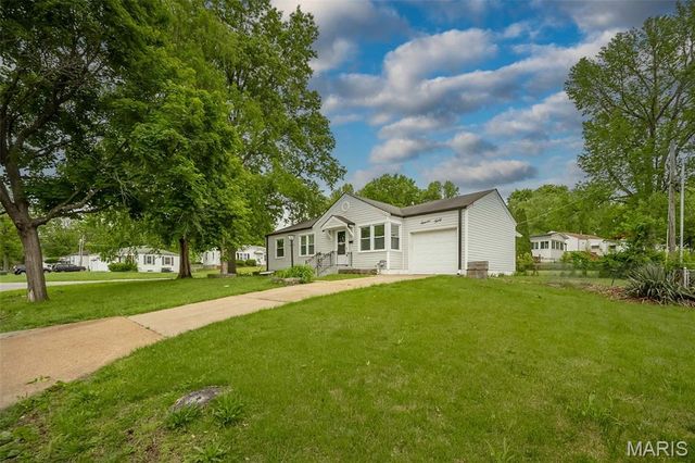 1140 Nectar Drive, St Louis, MO 63137