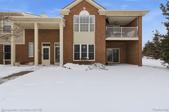 1804 Flagstone Circle, Rochester, MI 48307