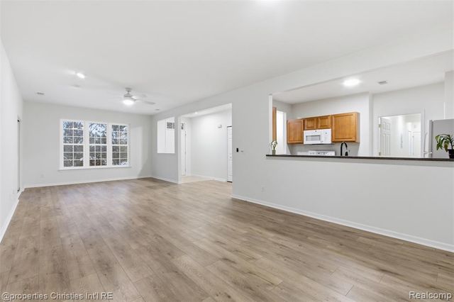 1804 Flagstone Circle, Rochester, MI 48307