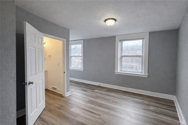 1320 Pioneer Ave, Brookline, PA 15226