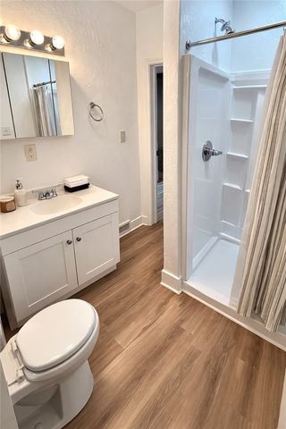 1320 Pioneer Ave, Brookline, PA 15226