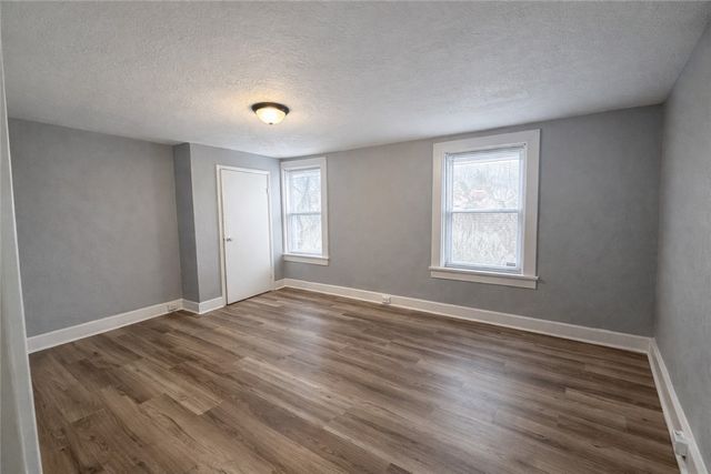 1320 Pioneer Ave, Brookline, PA 15226