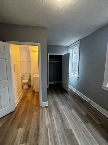 1320 Pioneer Ave, Brookline, PA 15226