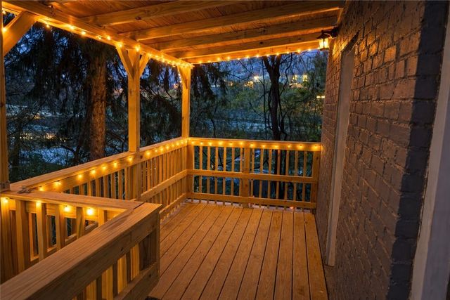 1320 Pioneer Ave, Brookline, PA 15226