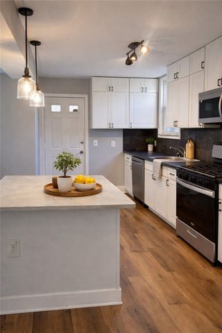 1320 Pioneer Ave, Brookline, PA 15226