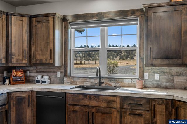 4685 SW Trout Rd, Terrebonne, OR 97760