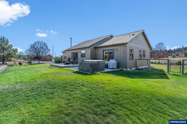 4685 SW Trout Rd, Terrebonne, OR 97760
