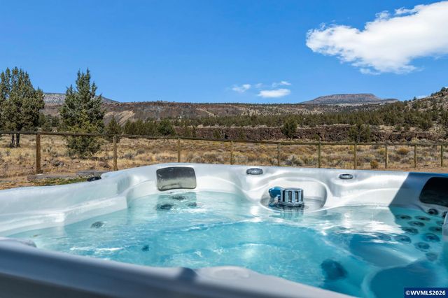 4685 SW Trout Rd, Terrebonne, OR 97760